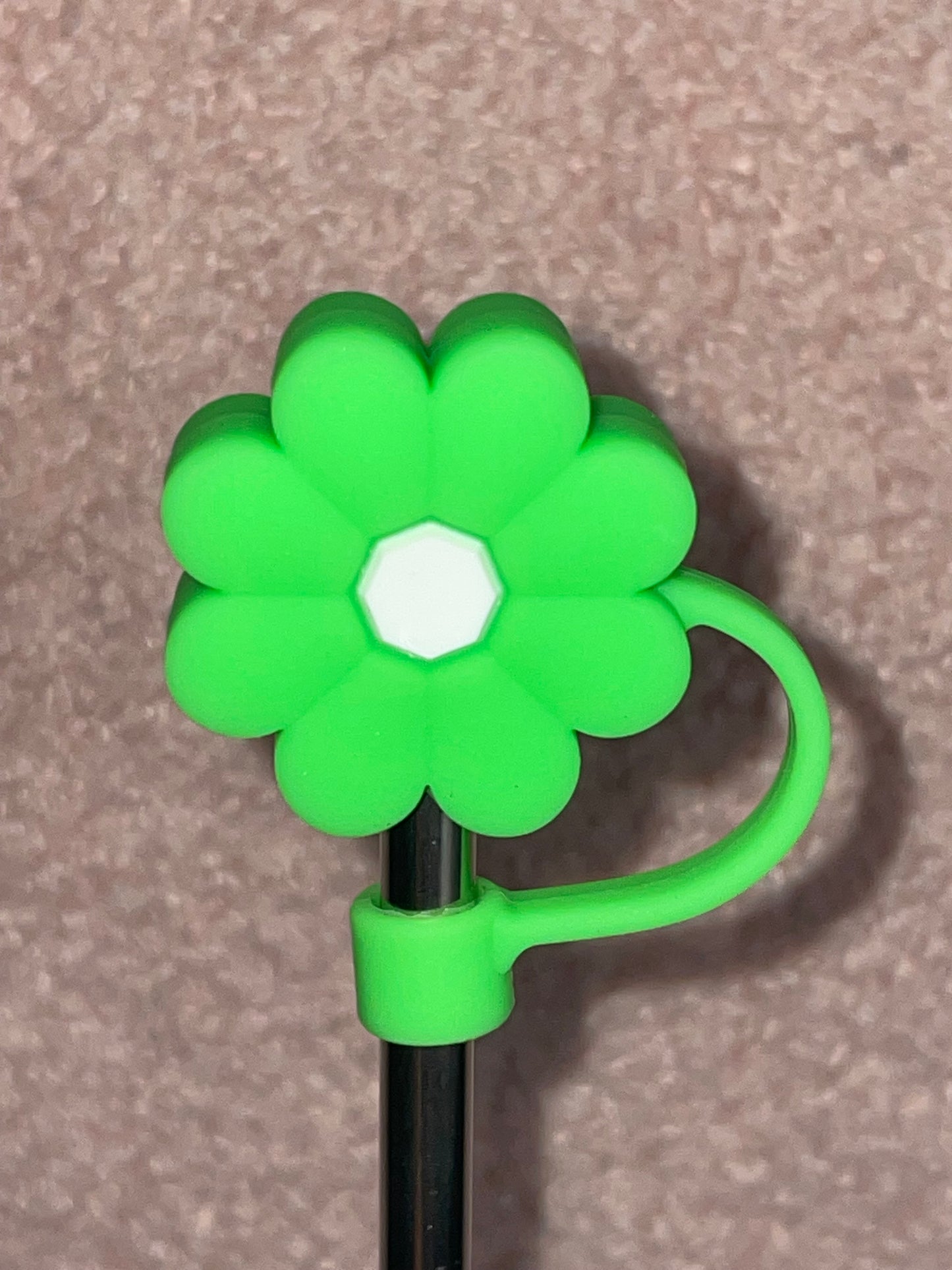 Green flower-shaped straw topper
