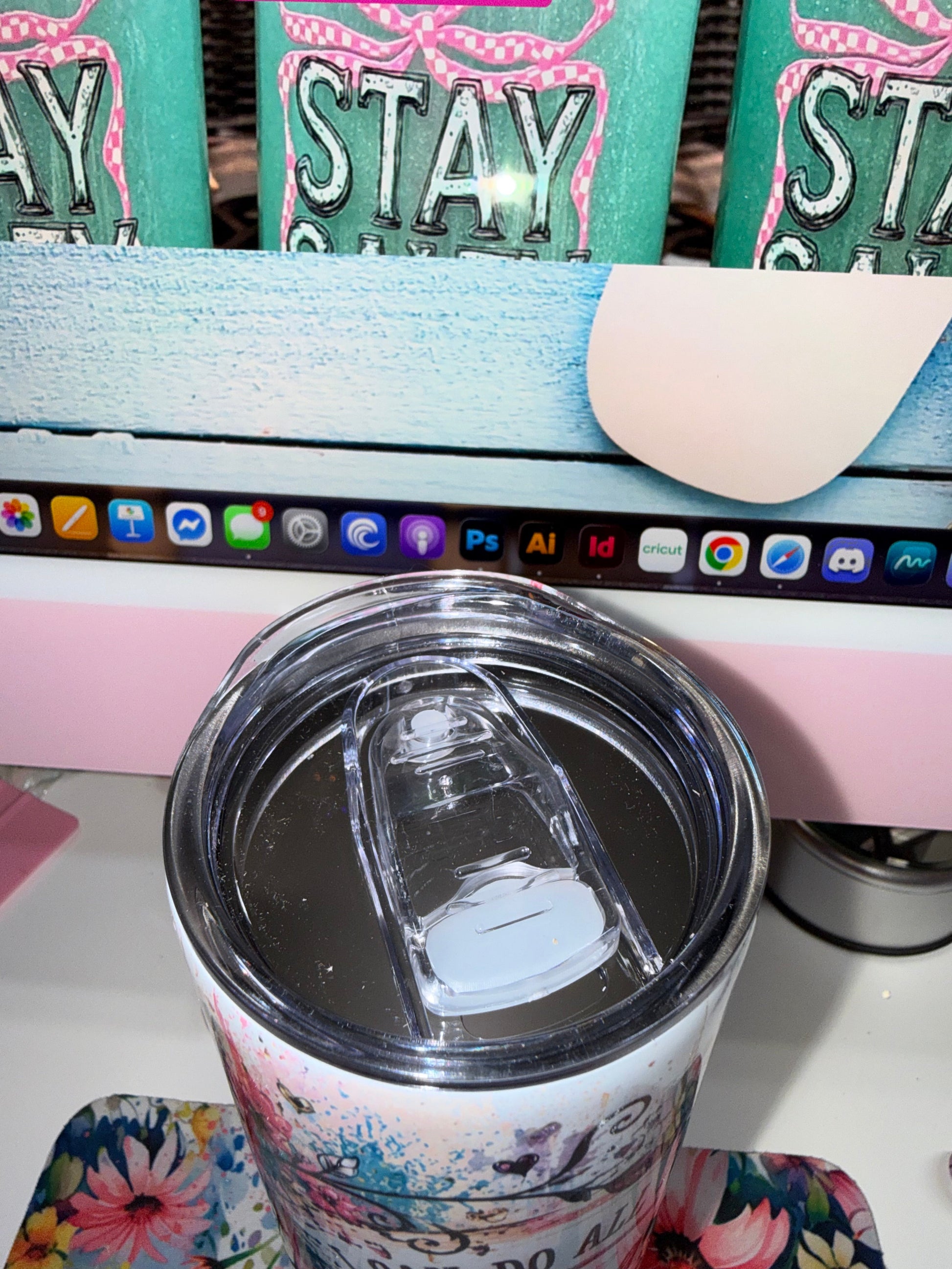 20 oz I Can Do All Things Through Christ Tumbler - top-down view showing clear sliding lid with straw opening