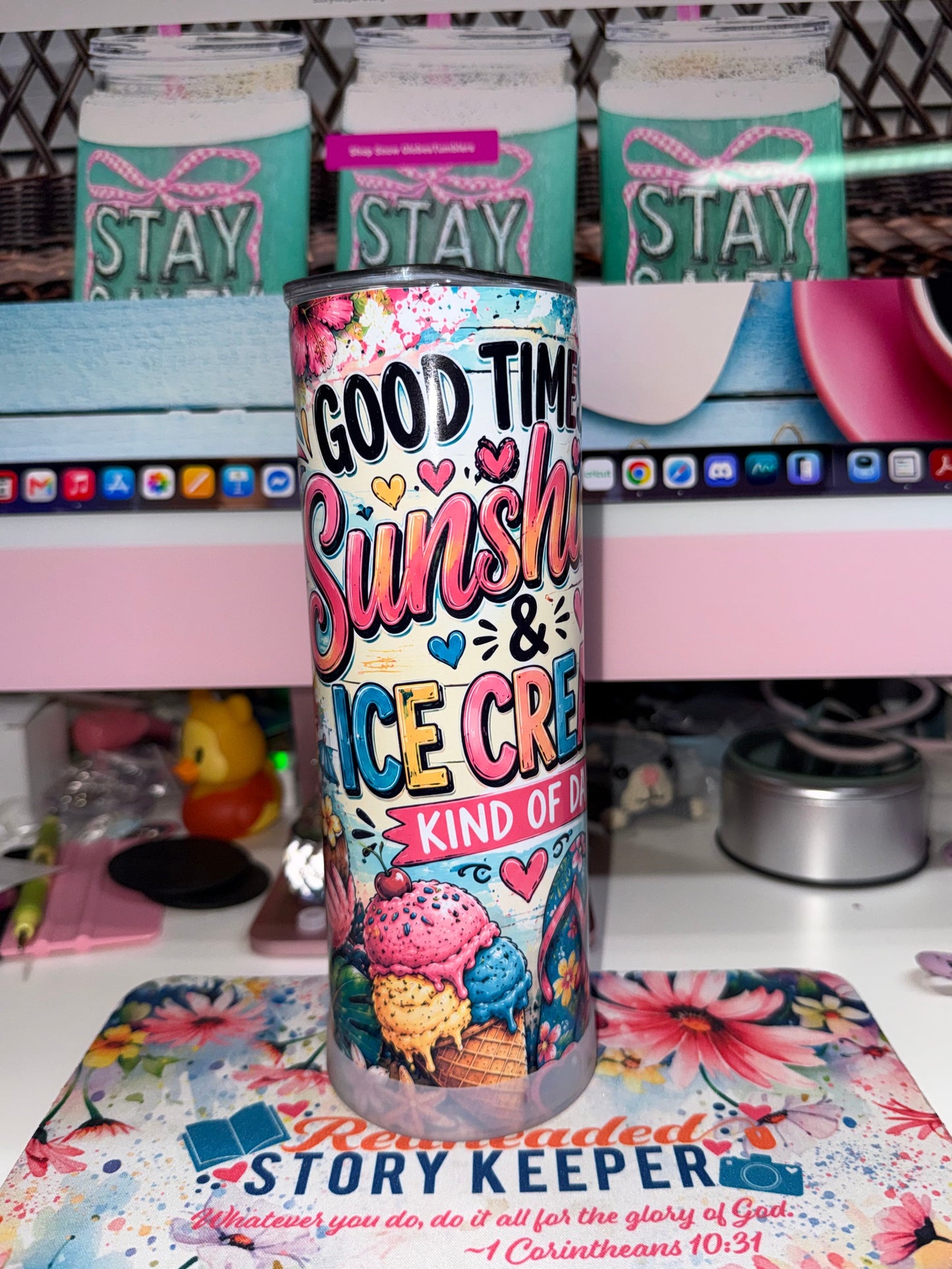20 oz Good Times Sunshine Tumbler - top view showing clear flip-up locking lid