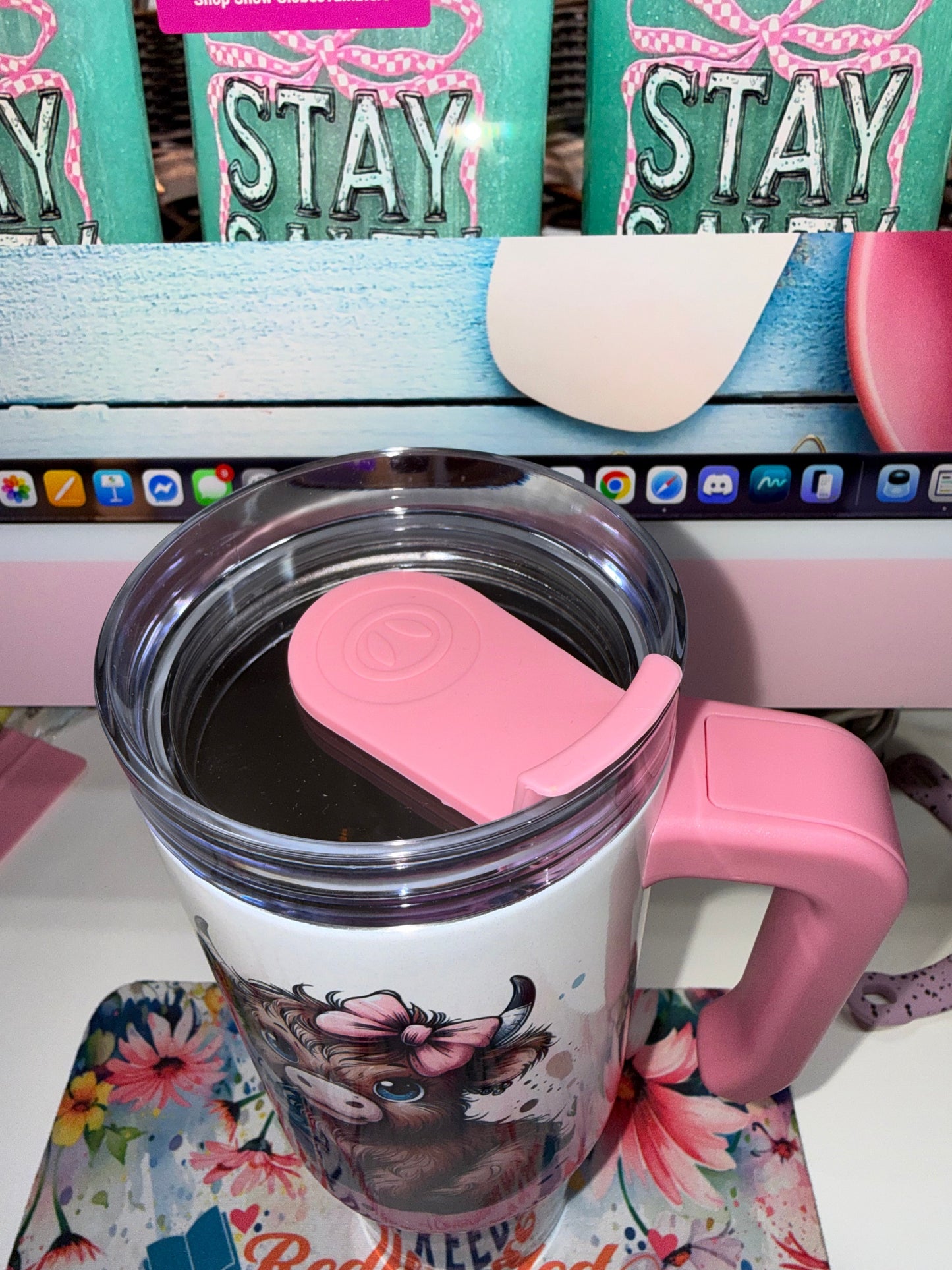 30 oz Coffee Mode Grippy Tumbler Limited Edition - top-down view showing clear outer lid with pink flip-up sliding inner lid and pink handle
