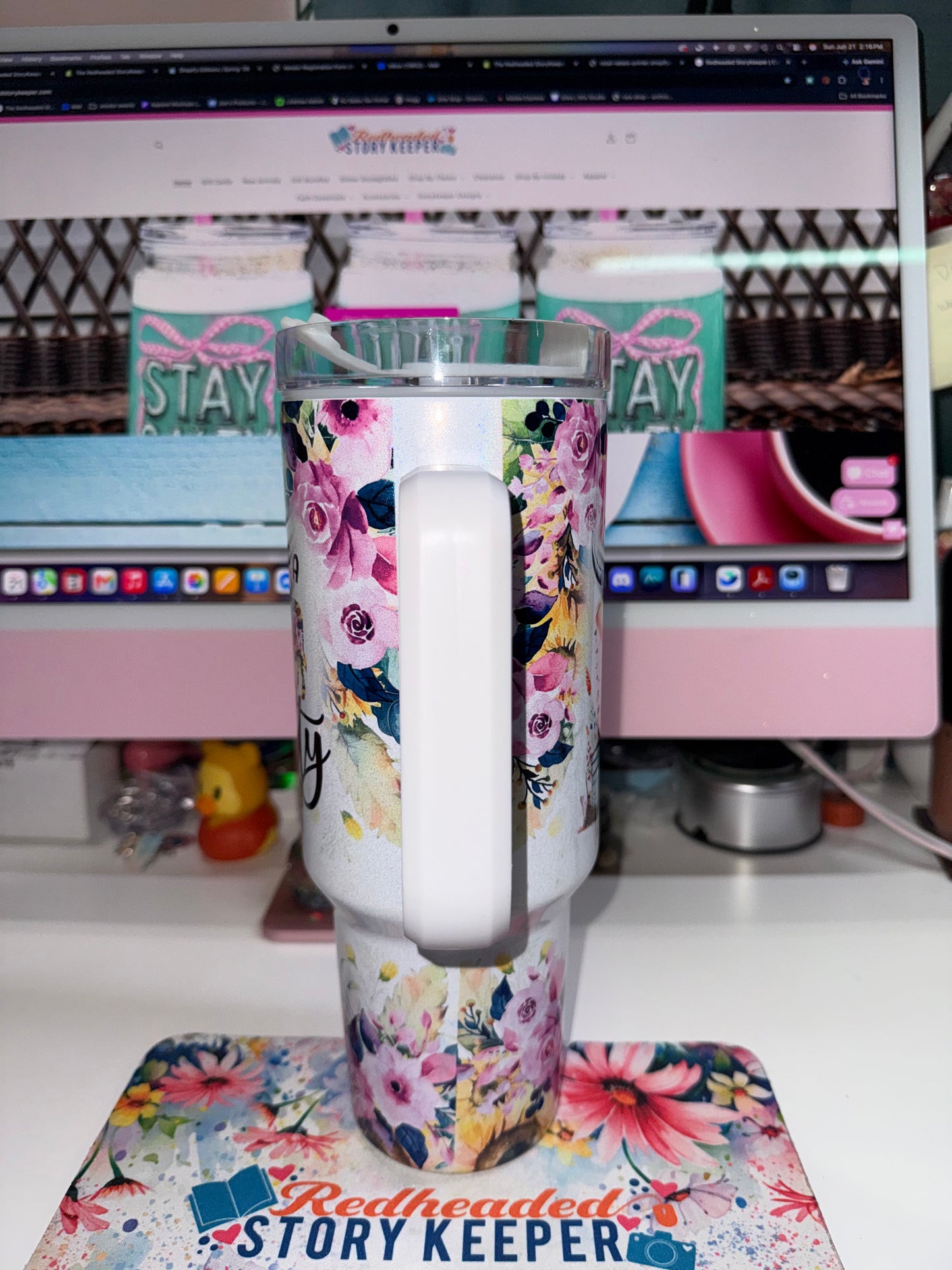 back view of tumbler showing handle